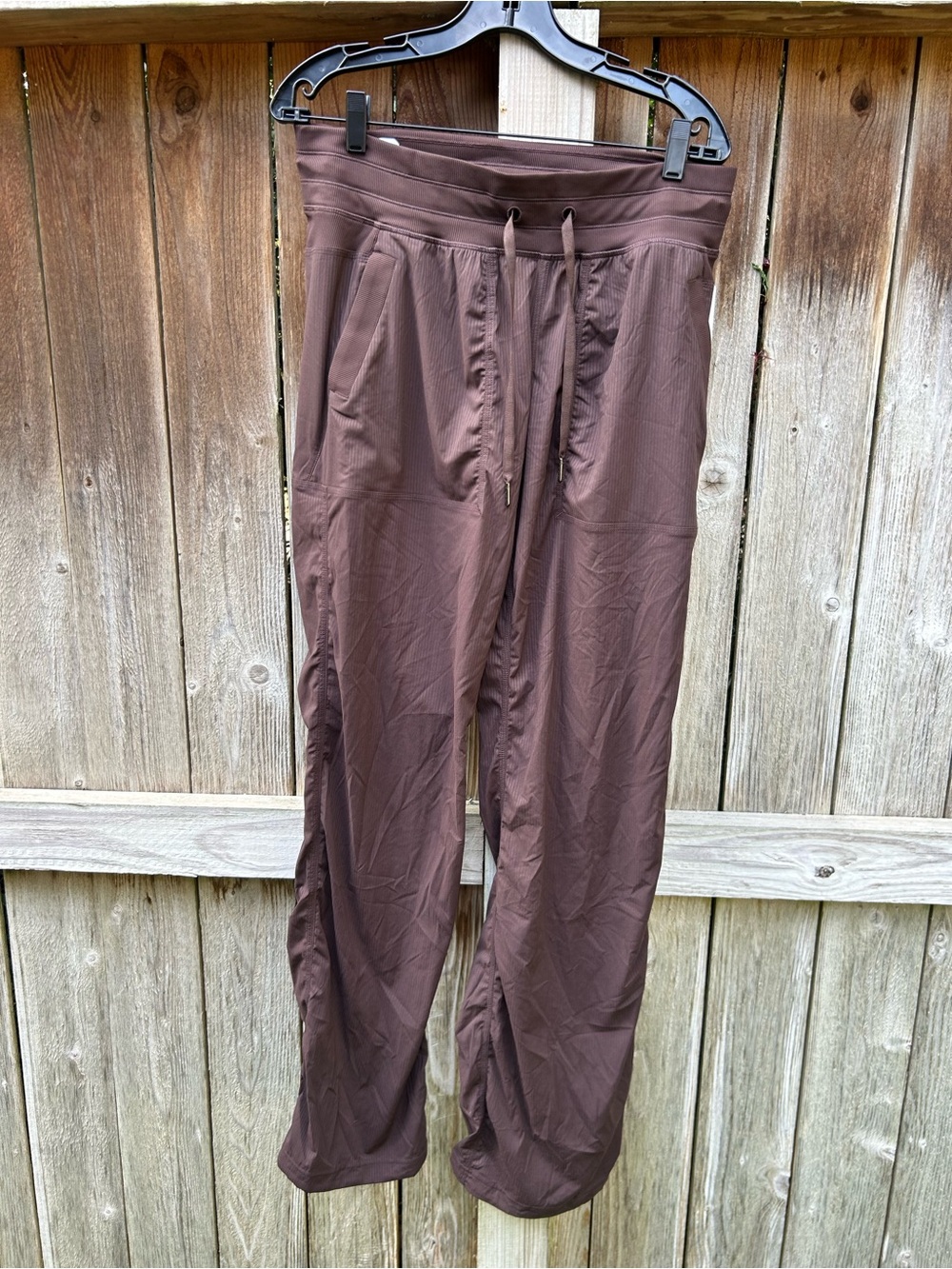 NWT Lululemon Dance Studio Mid-Rise Pant *Tall
Espresso - Picture 2 of 3